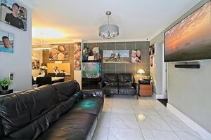 Living Room- click for photo gallery